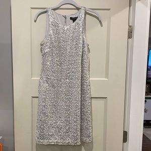 White House Black Market white and silver sequin dress size 2 NWT